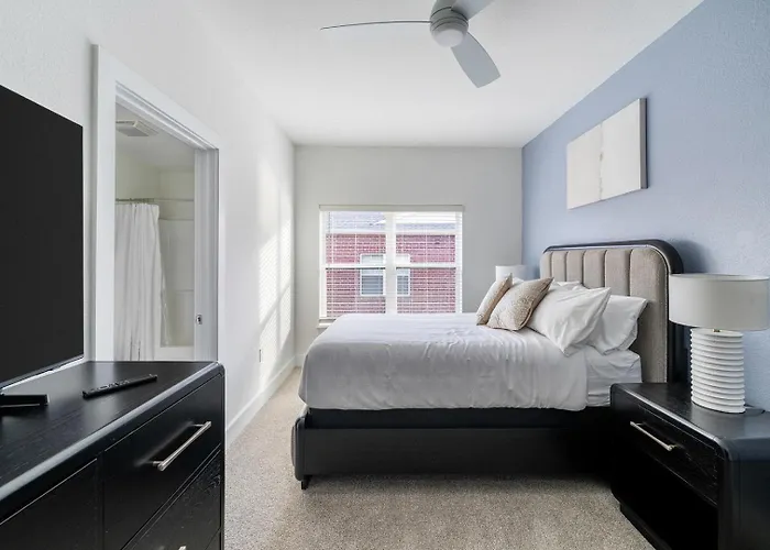 Landing Stunning 2Bd Game Room Gym Apartment *
