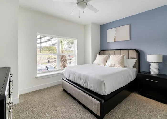 Landing Stunning 2Bd Game Room Gym Apartment