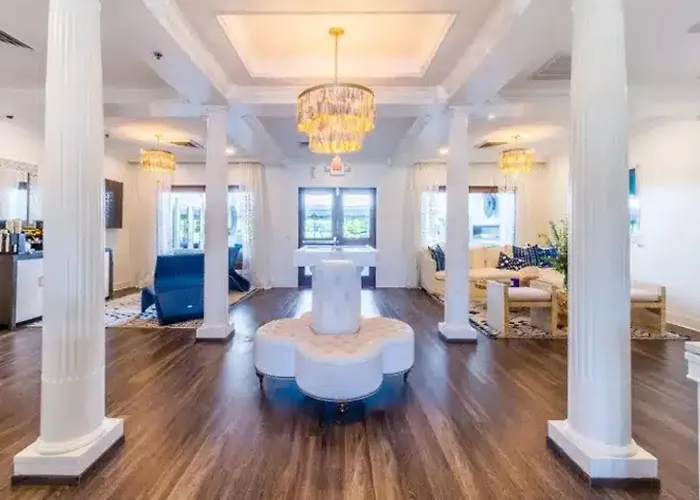Landing Stunning 2Bd Game Room Gym Apartment